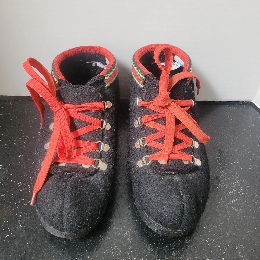 Nye Nesna Lobben, Wool felted winter boots Black ankle height, Women 6.5 EU 37